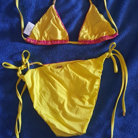 Authentic Beach Bunny Isle Love Bikini Lot 5076 - Picture 5 of 7